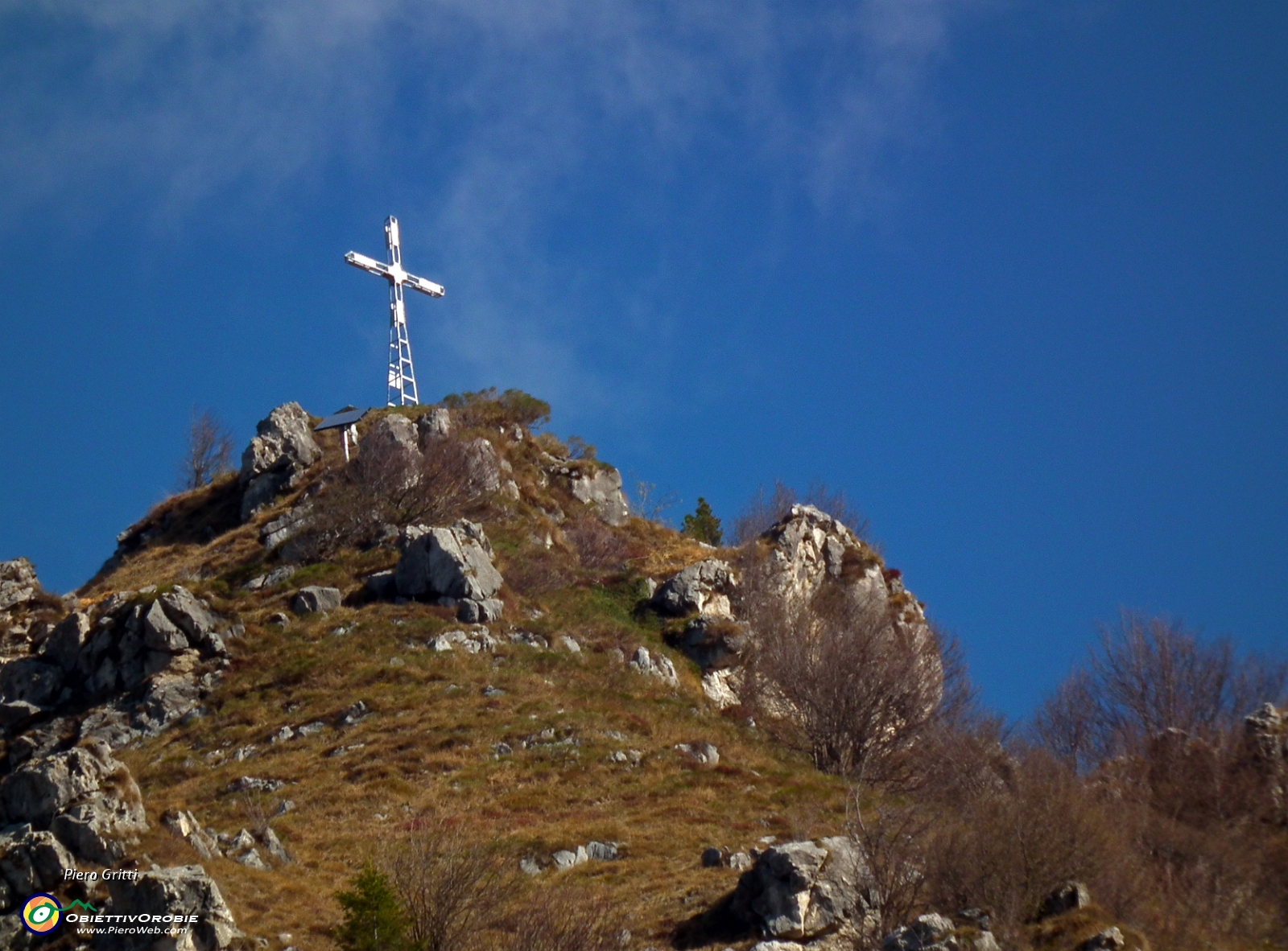 25 Splende la croce....JPG